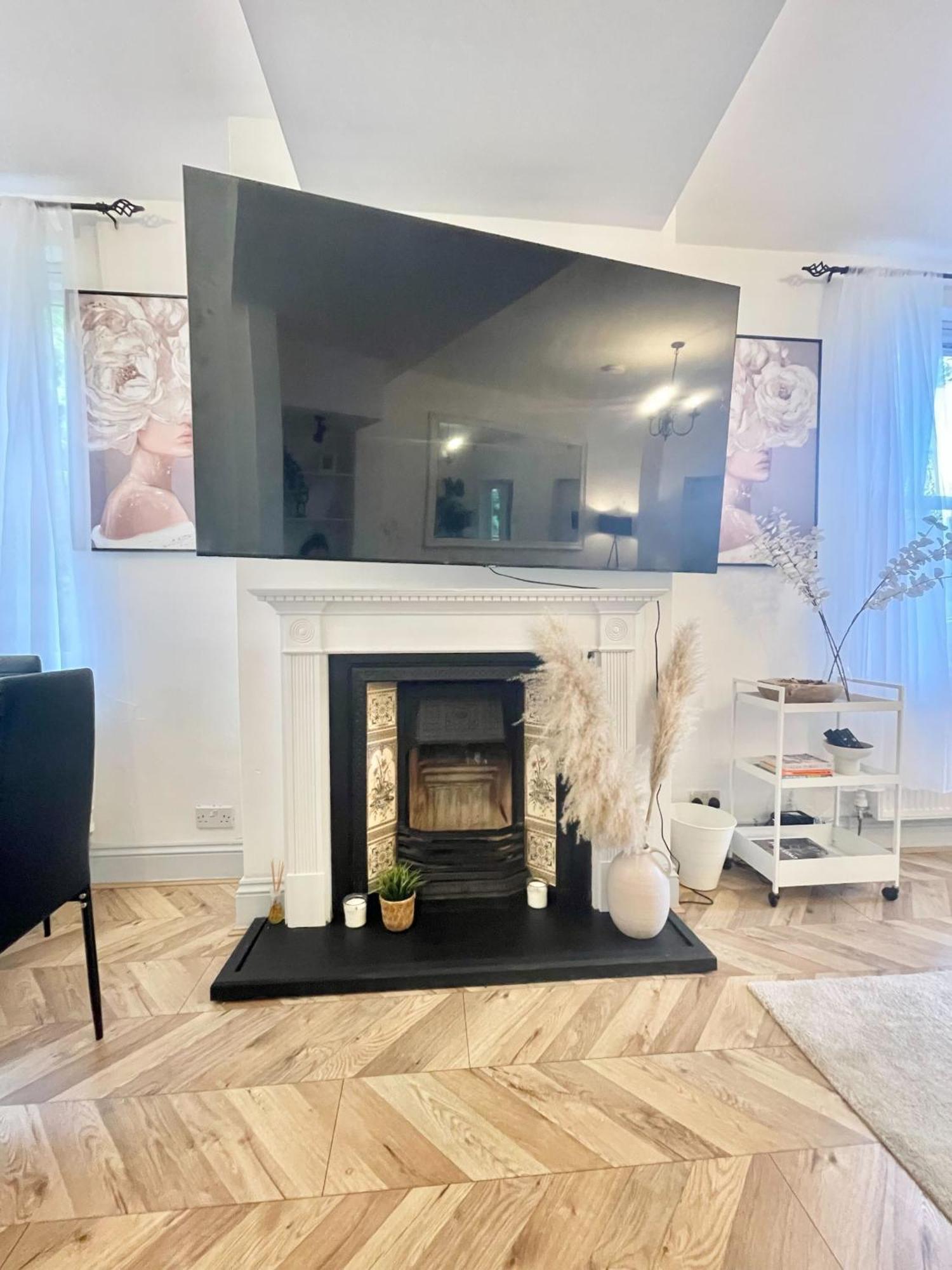 Holiday home Entirehome Sleeps7 Citycentre Parking *